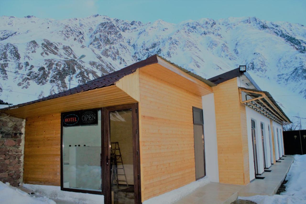 Hotel Noa Kazbegi Exterior photo